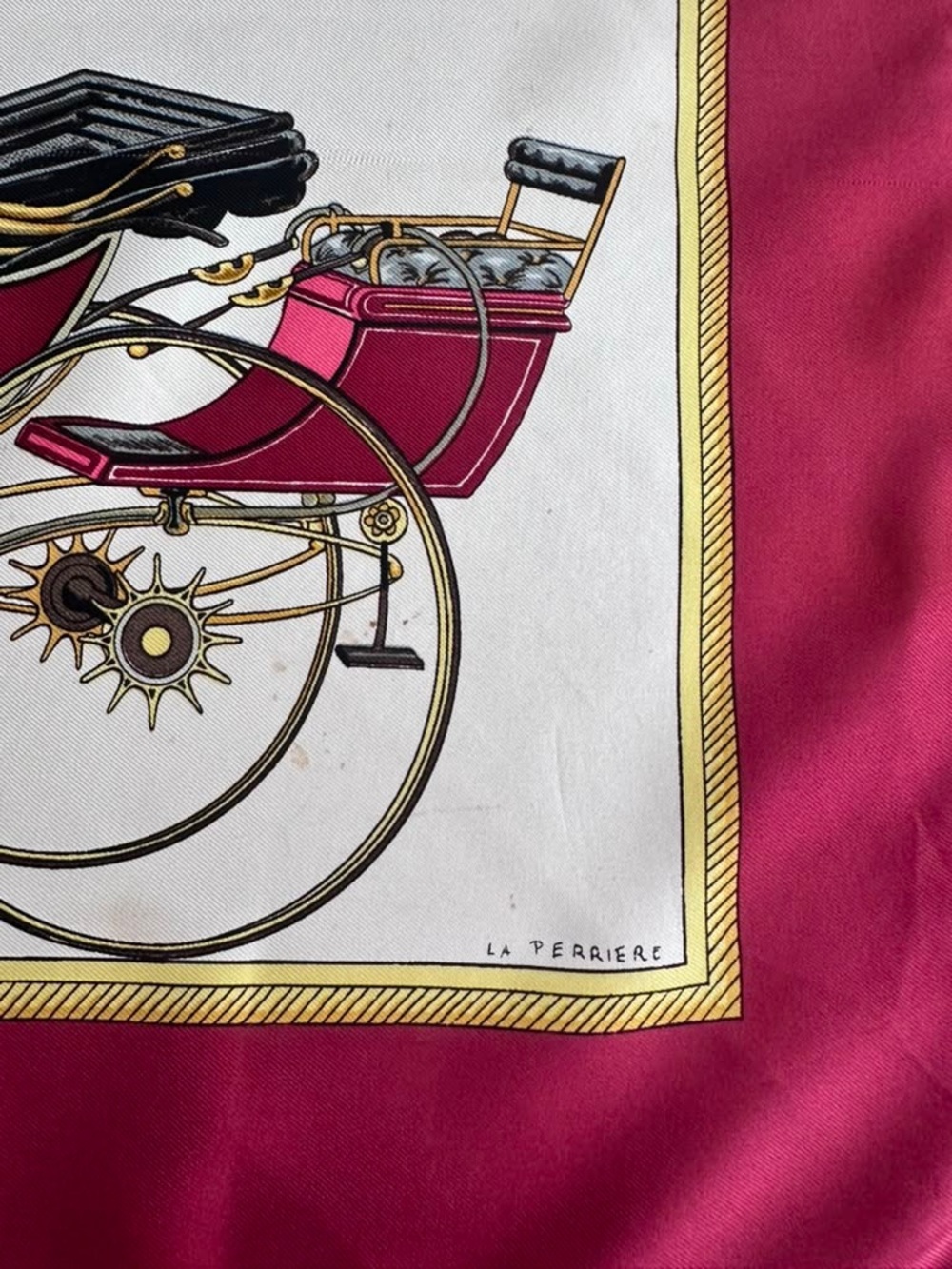 Hermes Silk Scarf Carré 90 Red White Hand Rolled Made in France - Picture 6 of 9